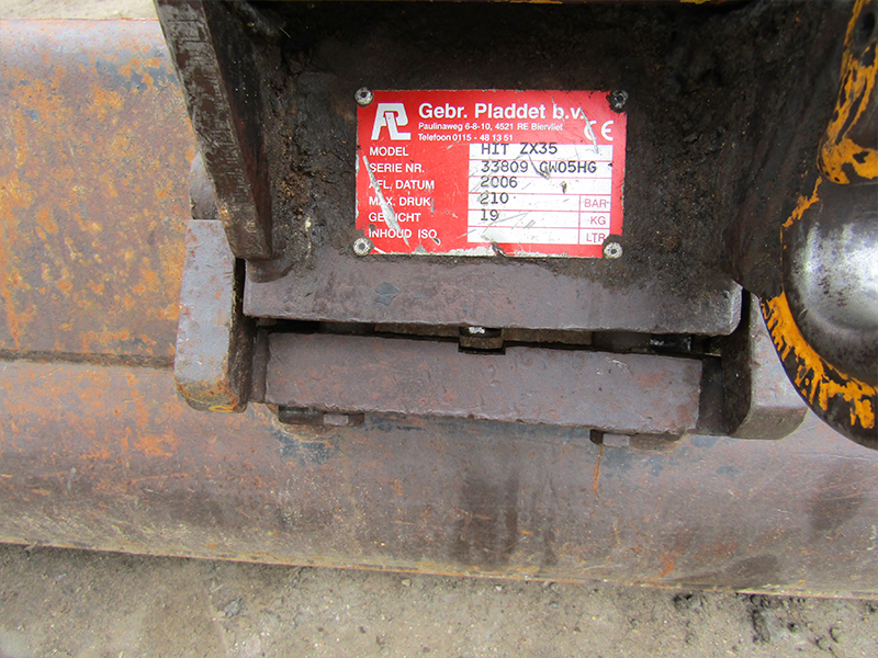 Купить мини экскаватор БУ. Hitachi Zaxis 35 тел.:+7(926)727--0996